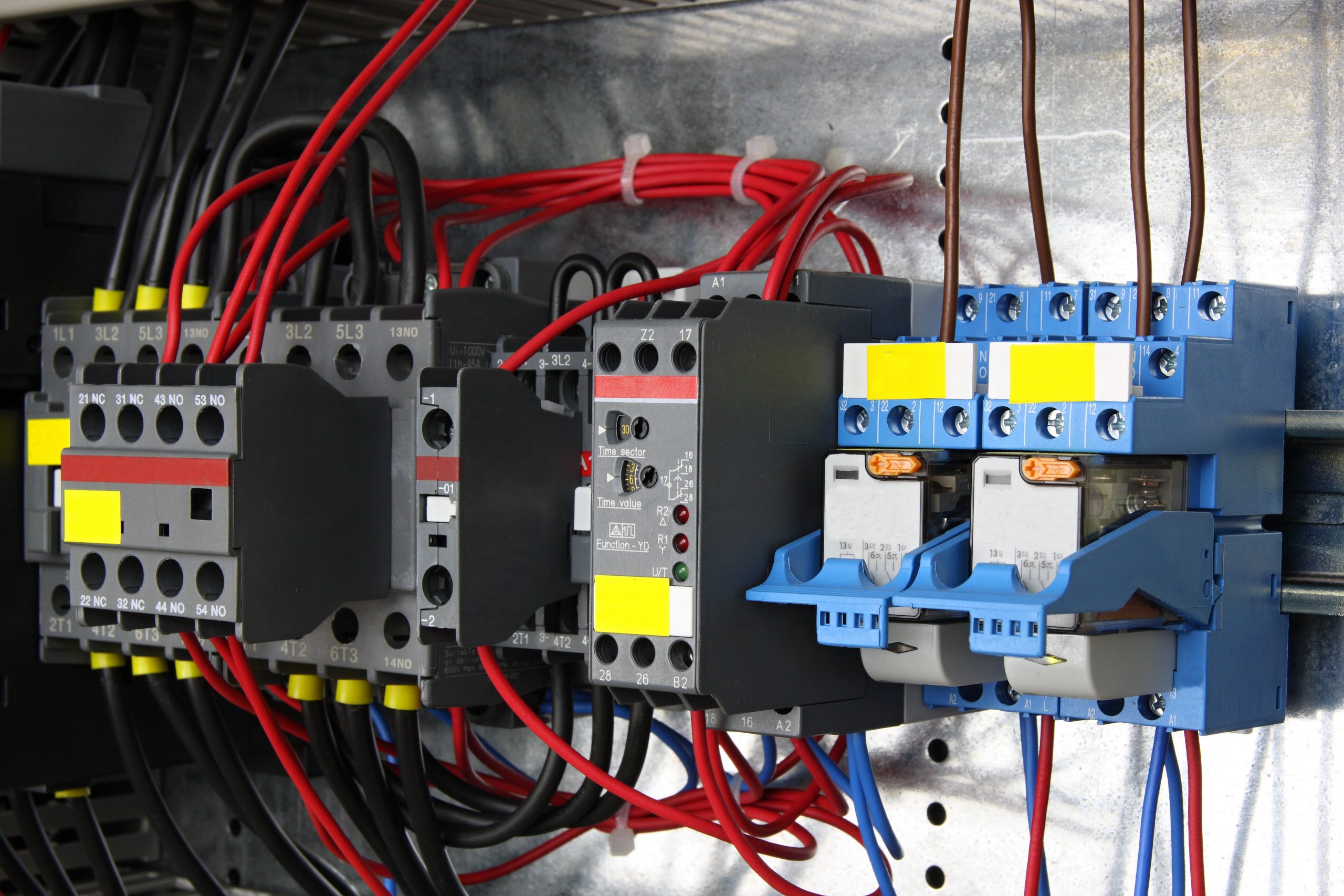 What Is An Electrical Relay Switch